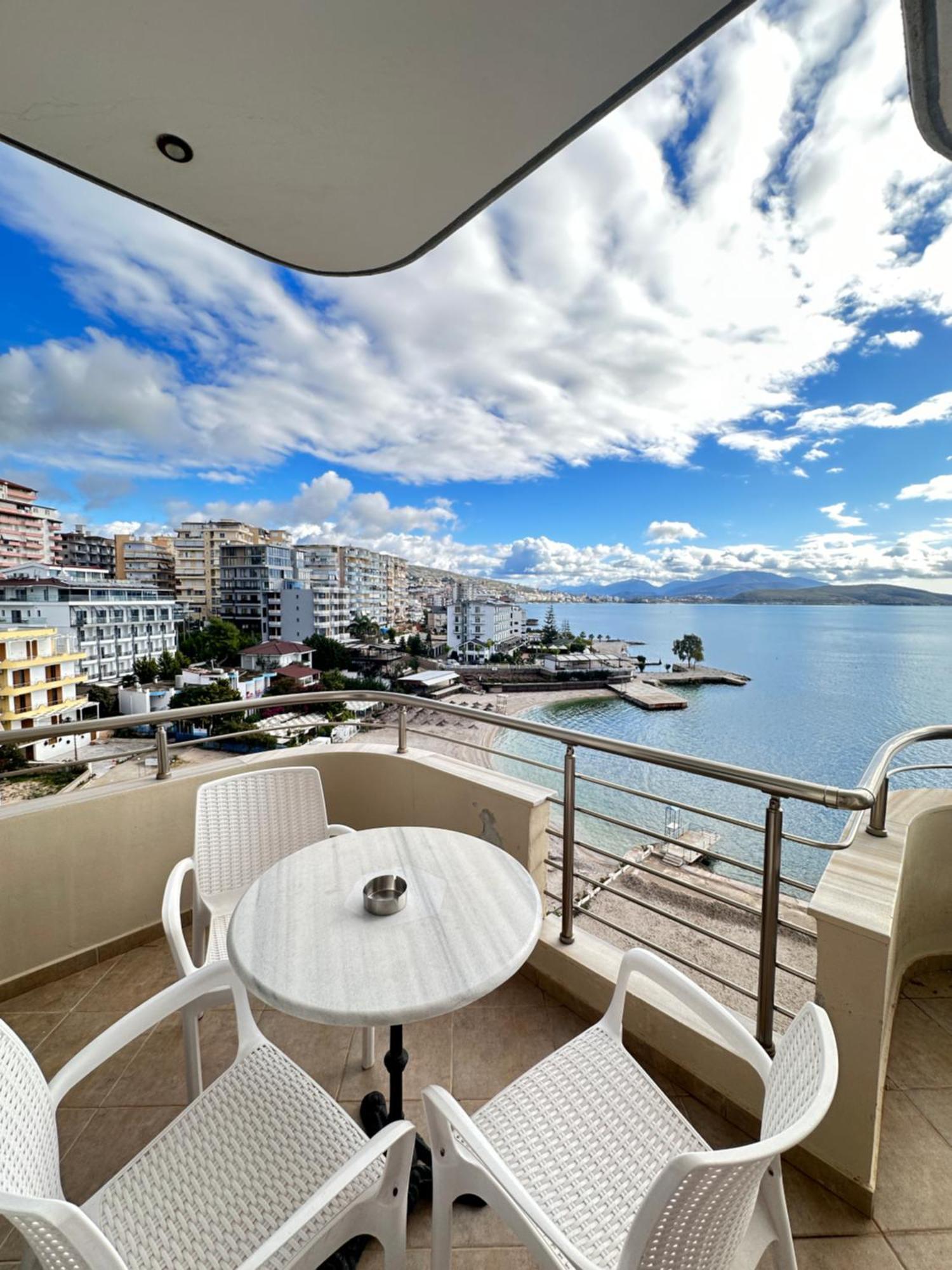 Agora Sea View Apartment Sarandë Eksteriør billede